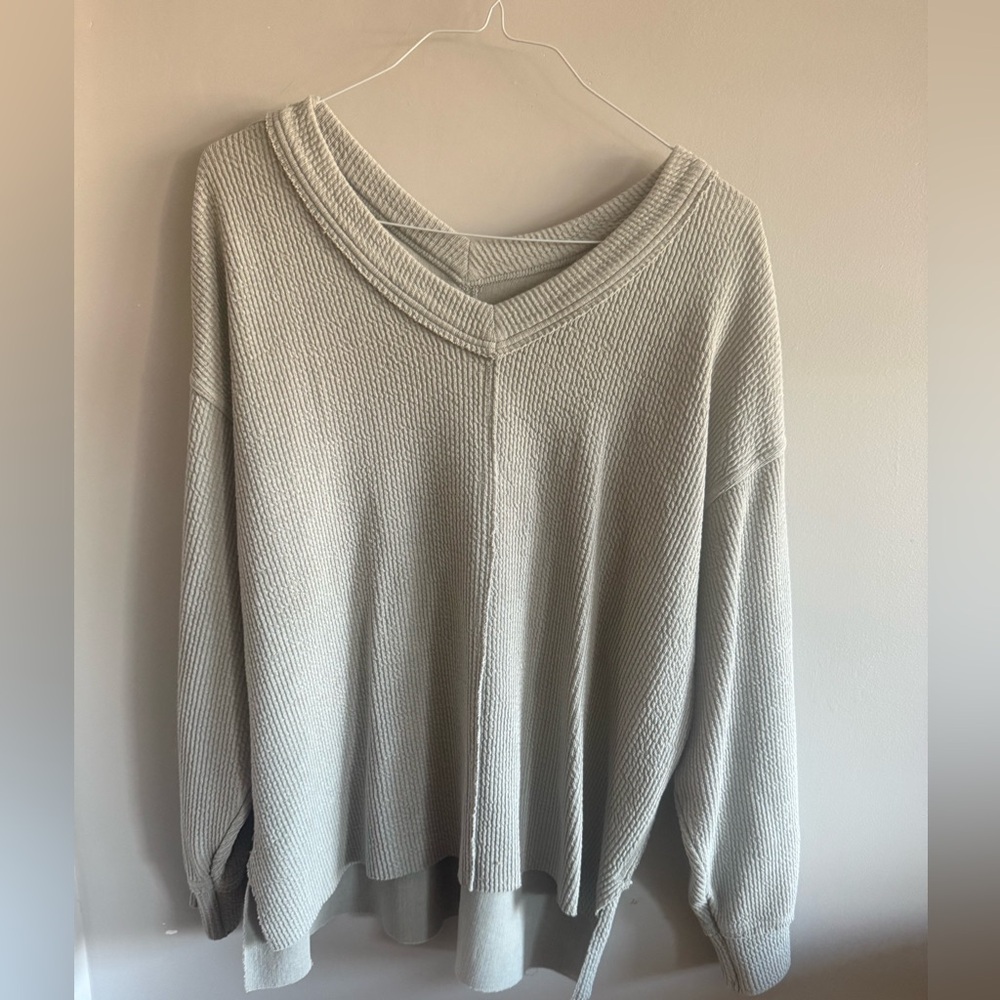 Aerie Light Gray Waffle Knit Sweater Womens M Oversized V Neck Cozy Lounge Top